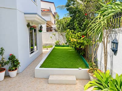 300 Yards Well Maintained Bungalow For Sale Dha Phase 04 Karachi