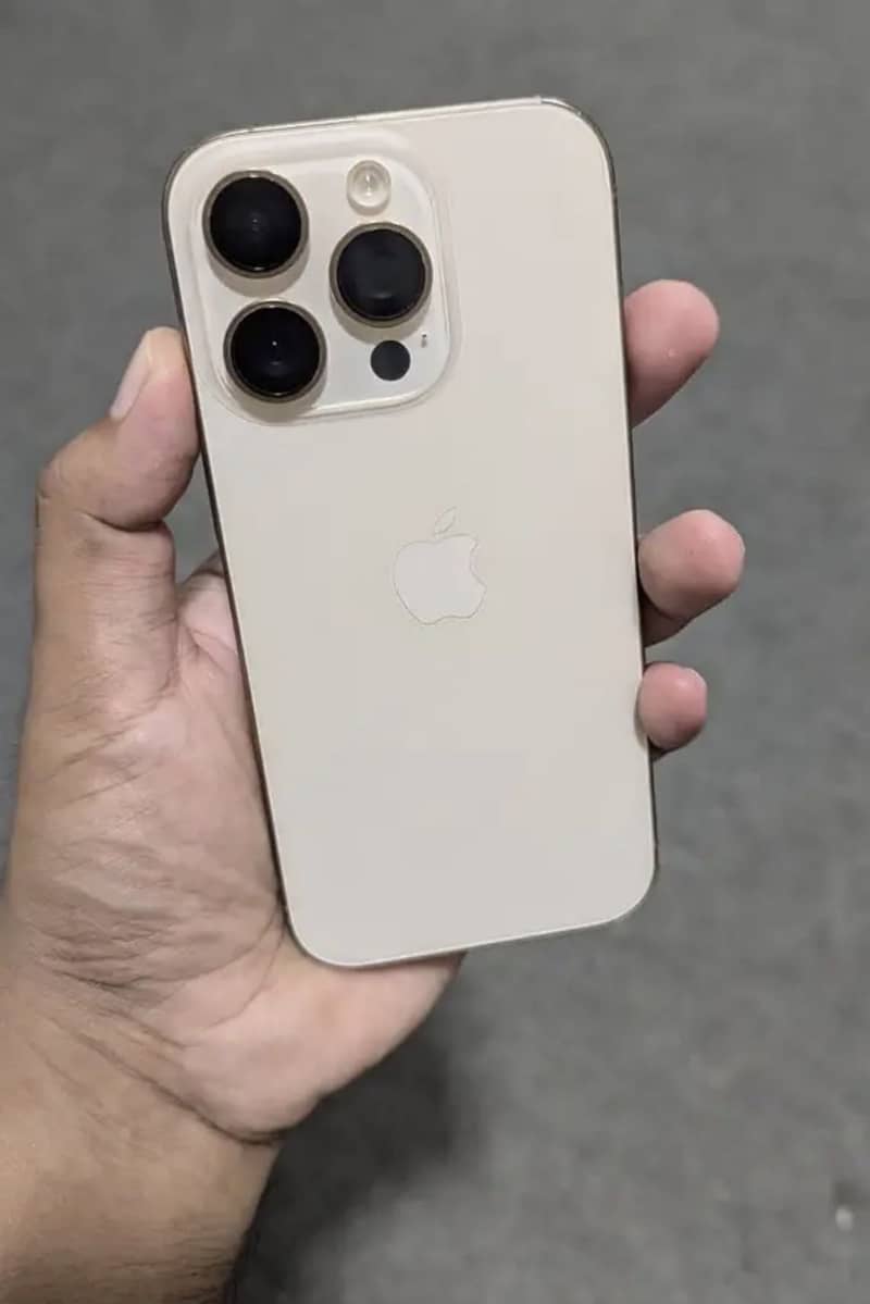 Apple iPhone 16 Pro 2