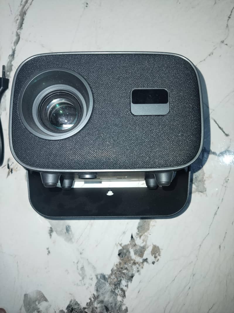 100" screen Android projector 4