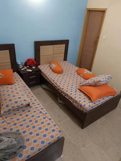 2 single bed 2 diamond supreme foam mattress 1 side table