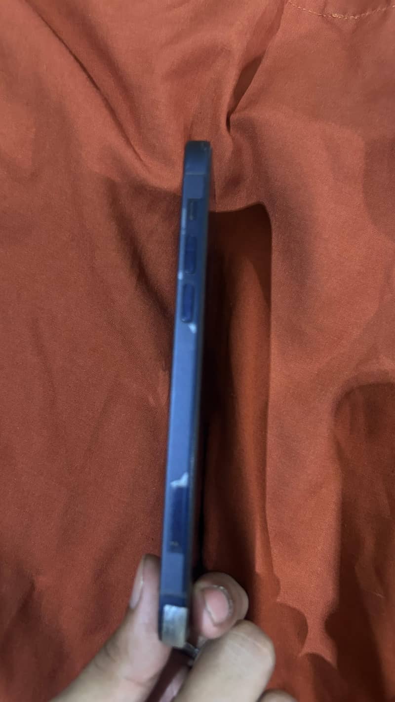 Apple iPhone 12 3