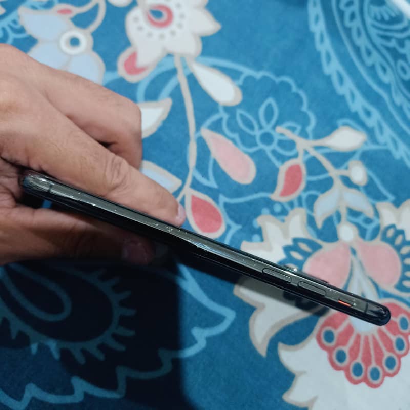 Apple iPhone X 5