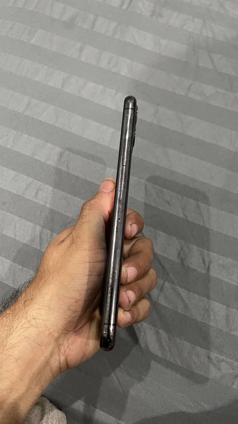 Apple iPhone 11 Pro Max 5