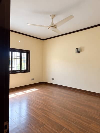 300 Yards Bungalow For Rent Dha Phase 04 Karachi