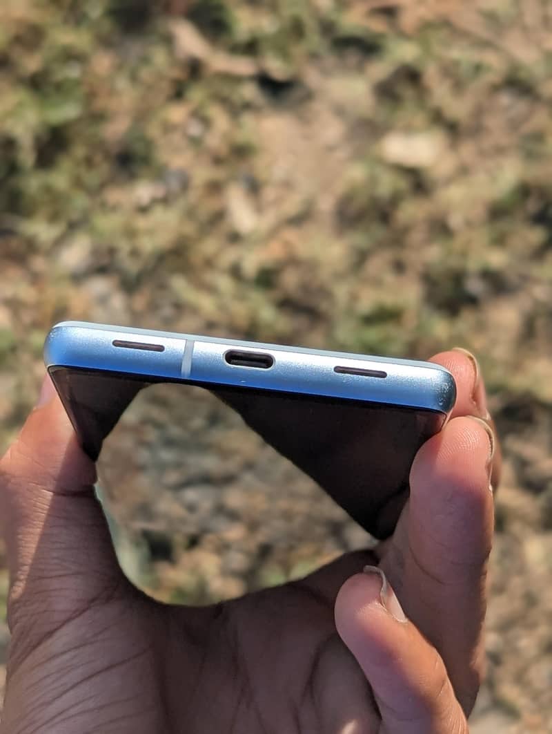 Google Pixel 7a 5