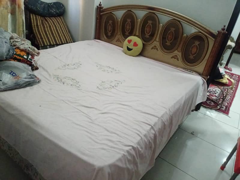 Bed with mattress 1