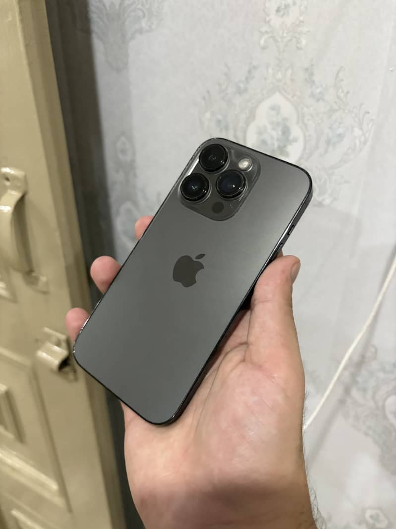 Apple iPhone 14 Pro 0