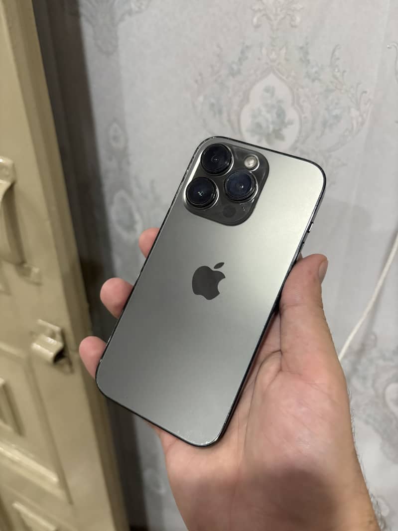 Apple iPhone 14 Pro 1