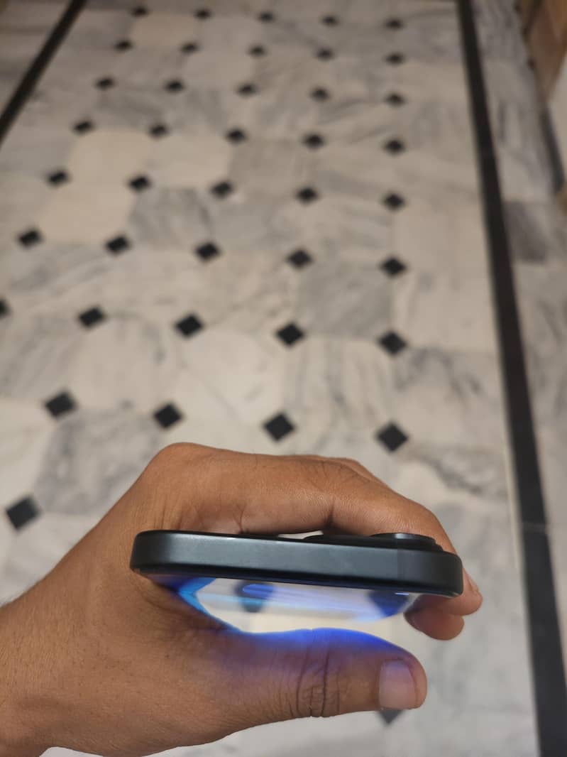 Apple iPhone 15 4