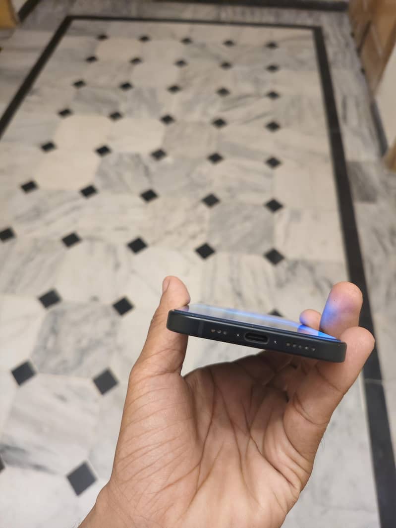 Apple iPhone 15 5