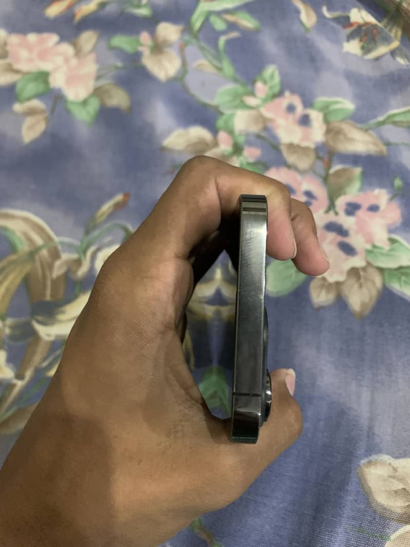 Apple iPhone 13 Pro 3