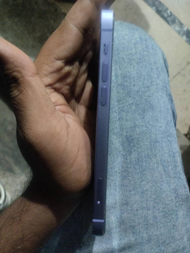 Apple iPhone 12 2