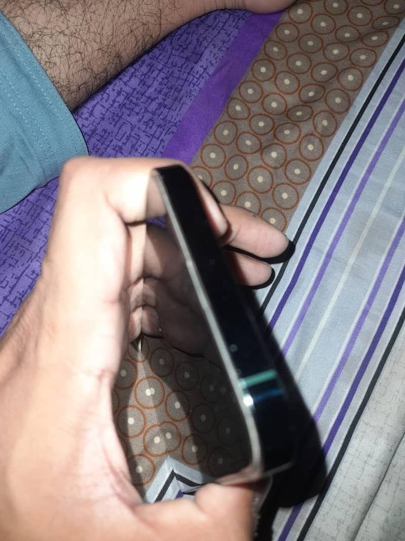 Apple iPhone 13 Pro Max 4