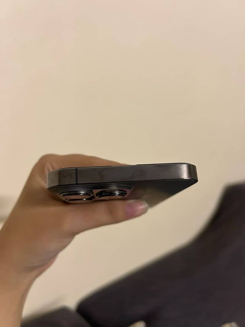Apple iPhone 13 Pro 2