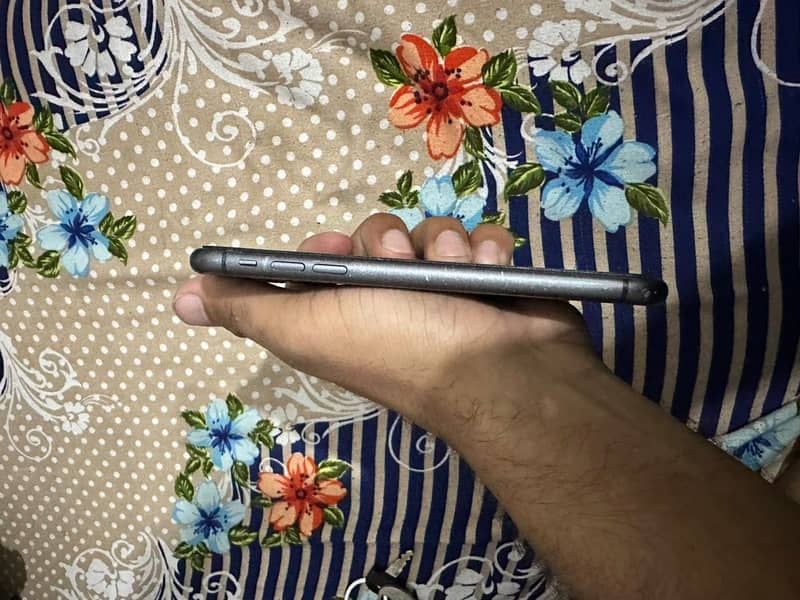 Apple iPhone 11 3