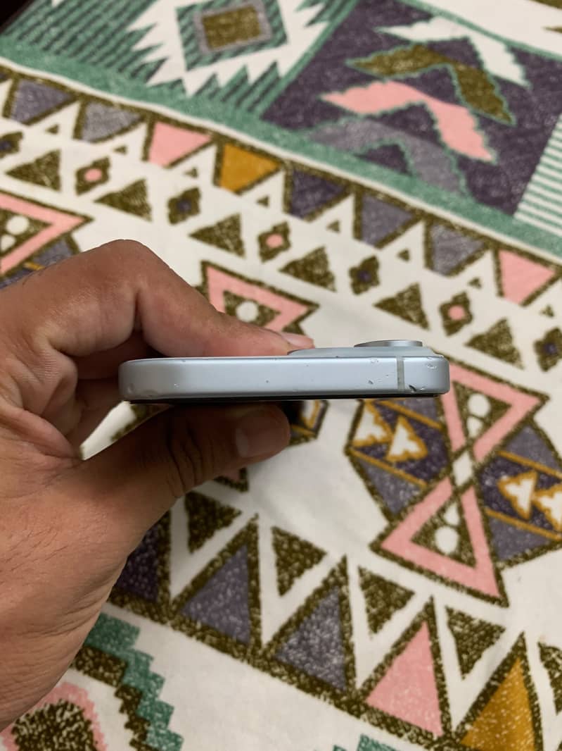 Apple iPhone 15 2