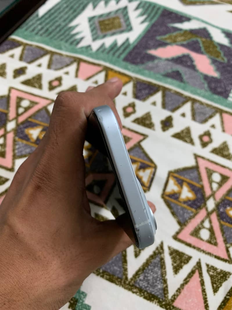 Apple iPhone 15 3