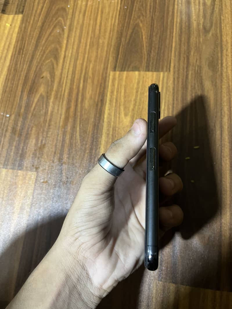 Apple iPhone XS 1