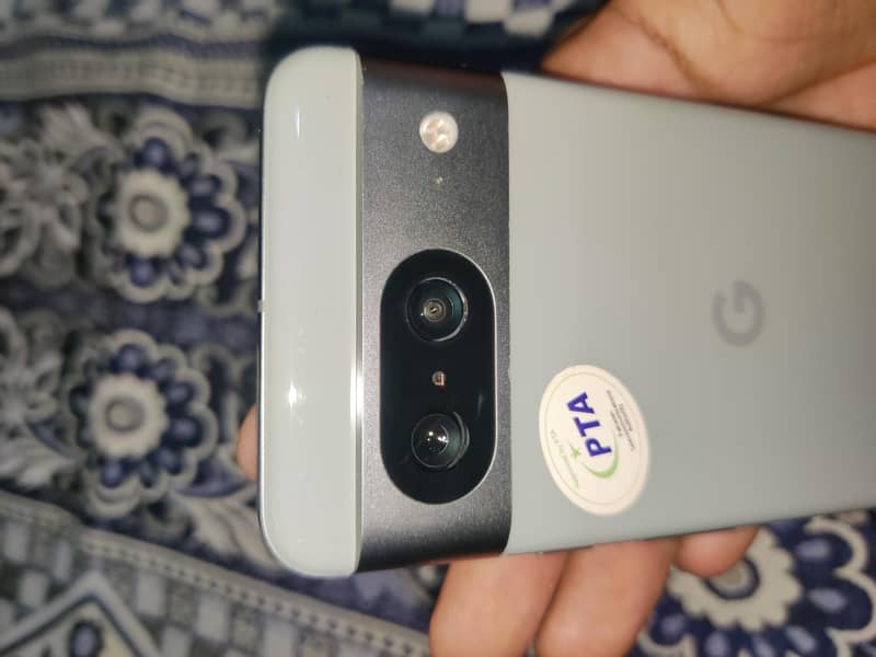 Google Pixel 8 2