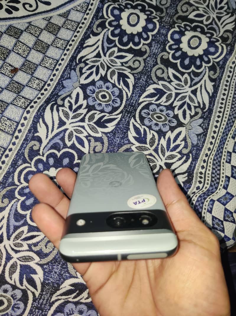 Google Pixel 8 3
