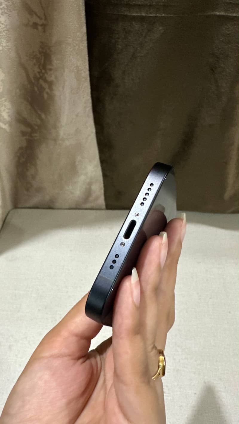 Apple iPhone 12 7