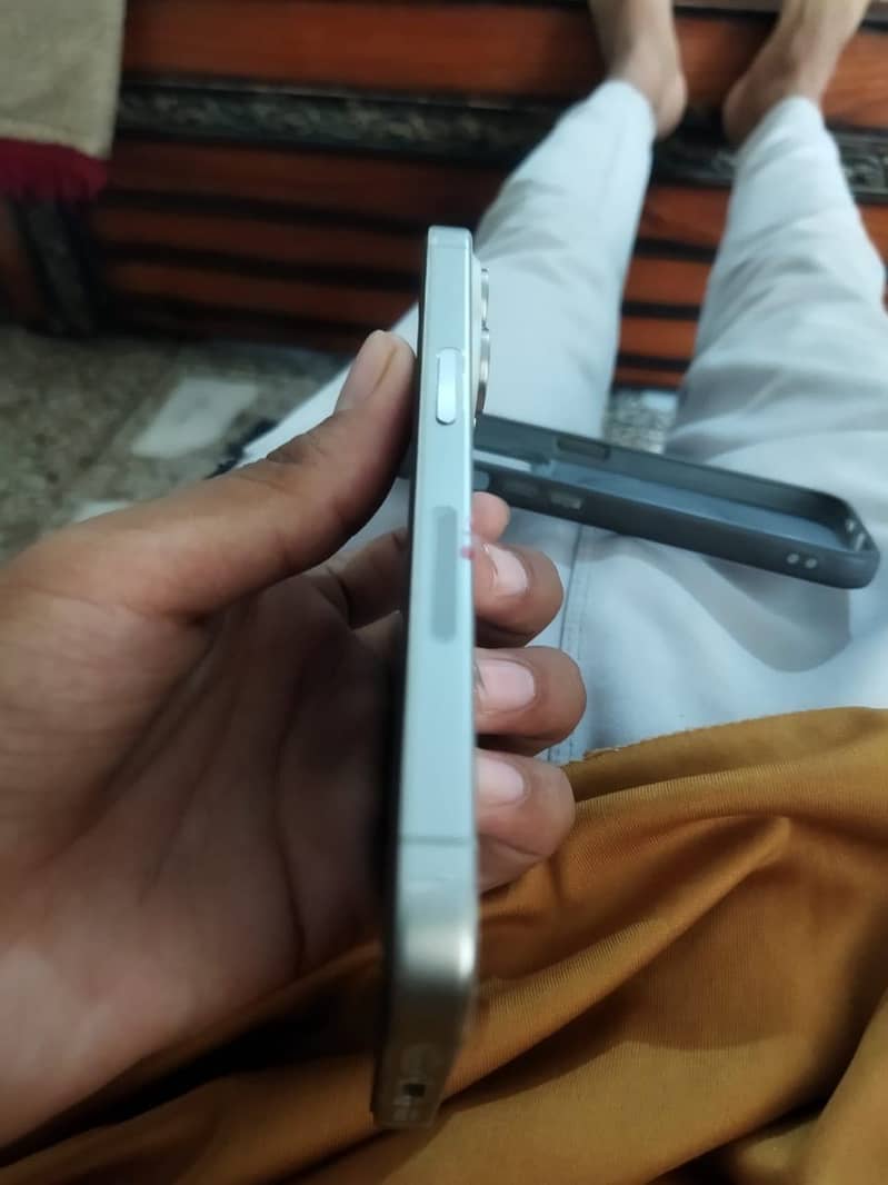 Apple iPhone 15 Pro 1