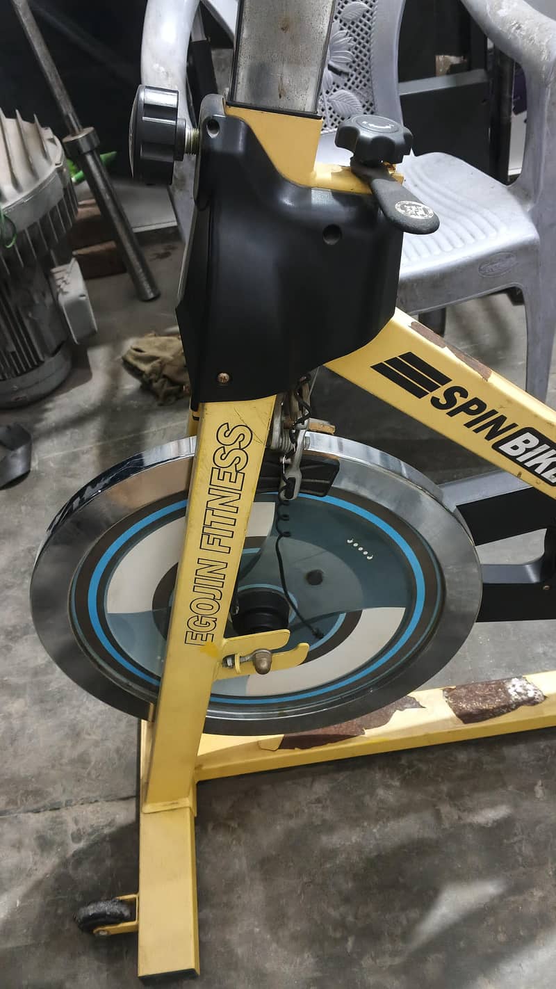 spinning bikes/ exercise cycle 2