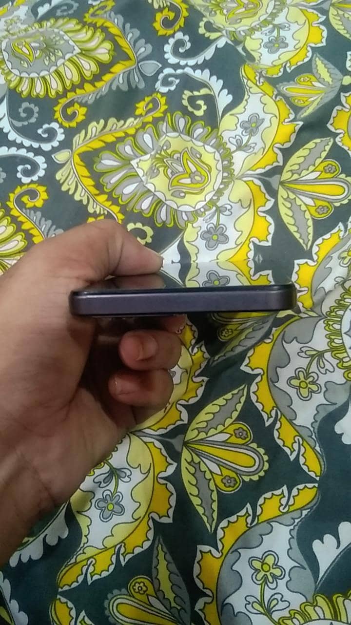 Realme C75 6