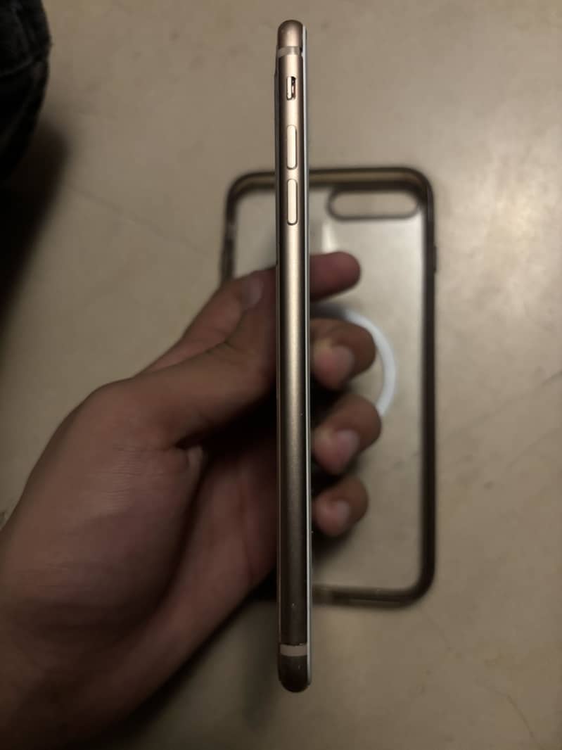 Apple iPhone 8 Plus 0