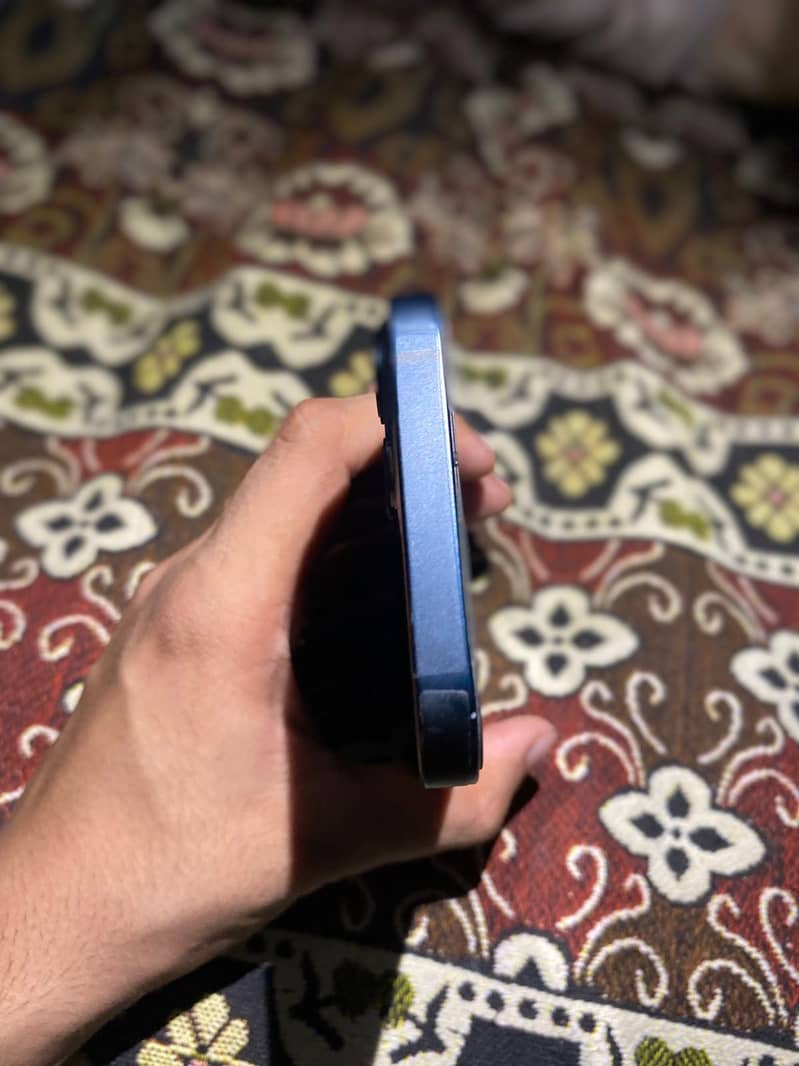 Apple iPhone 13 3