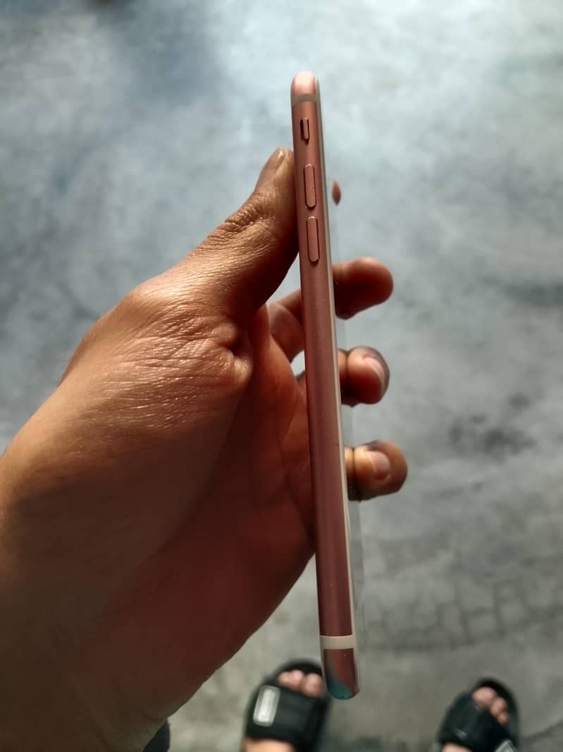 Apple iPhone 7 2