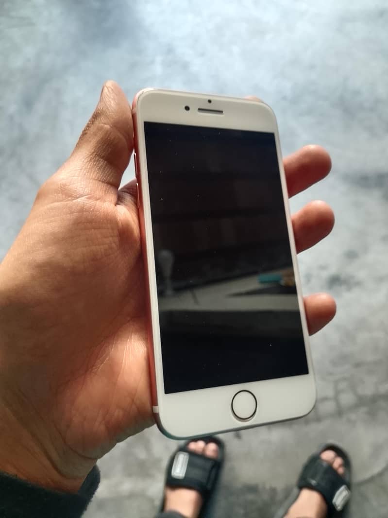 Apple iPhone 7 4