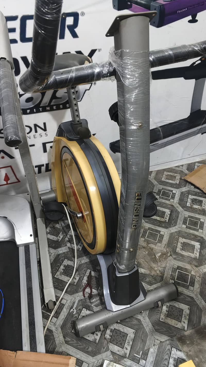 exercise cycle/upright bike 1