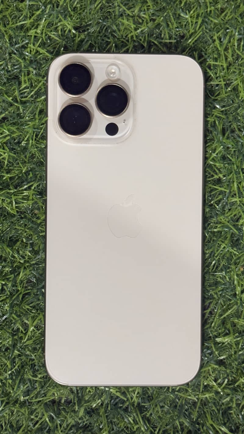 Apple iPhone 16 Pro Max 0