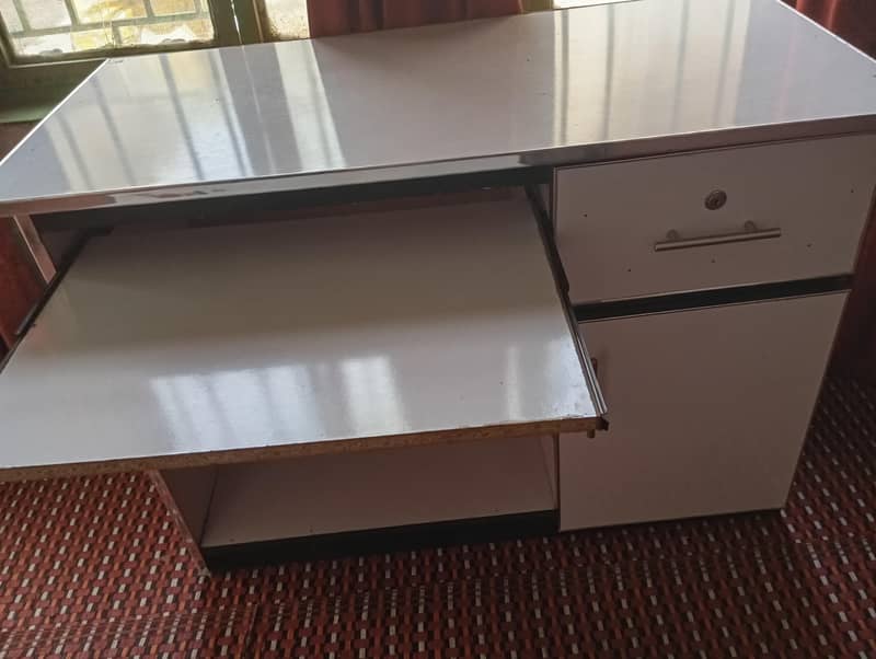 table for pc 4
