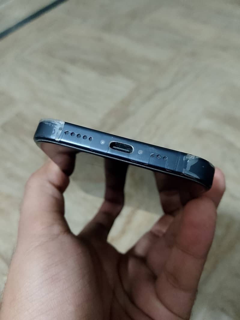 Apple iPhone 15 Pro 2