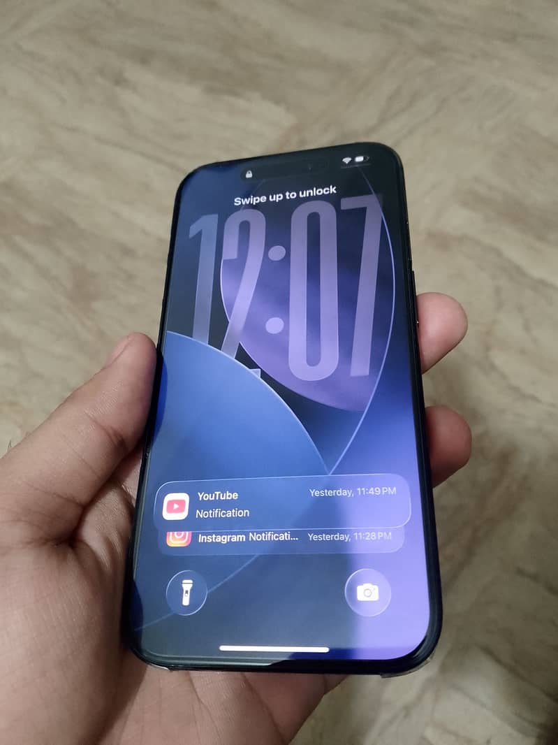 Apple iPhone 15 Pro 3