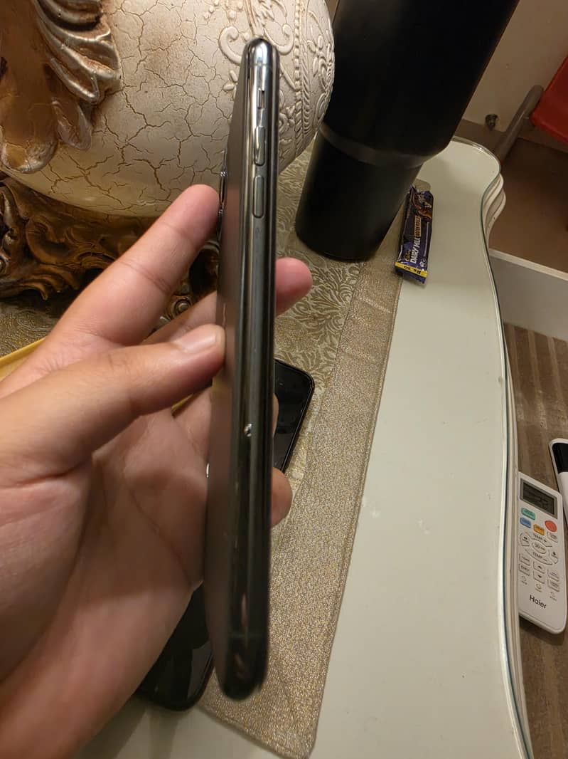 Apple iPhone 11 Pro Max 1