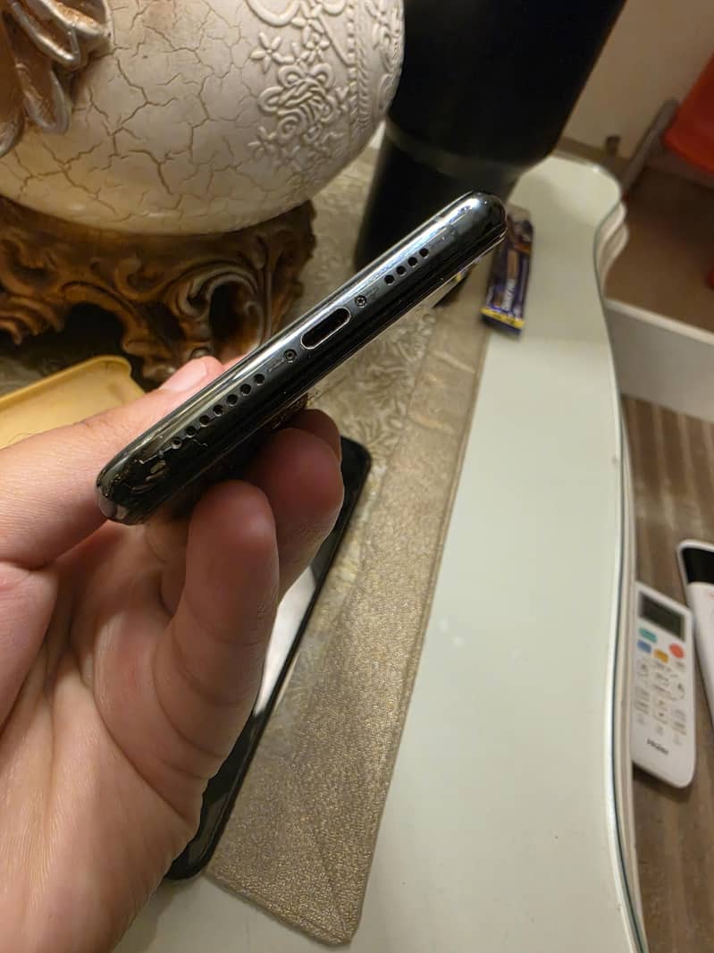 Apple iPhone 11 Pro Max 2
