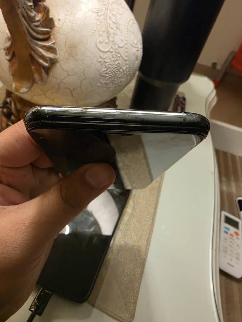 Apple iPhone 11 Pro Max 5