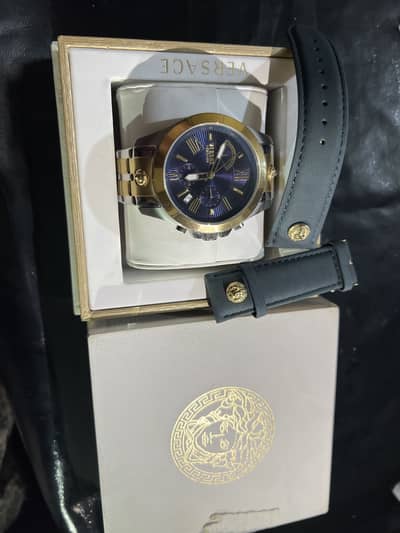 versace original watch with box and accessories condition 10/10