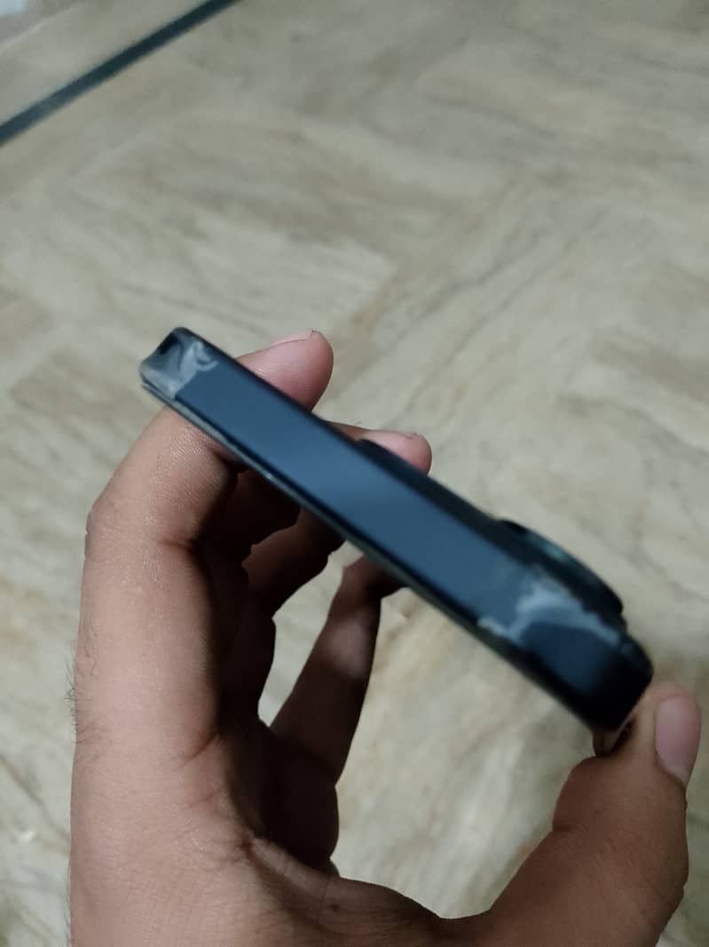 Apple iPhone 15 Pro 4