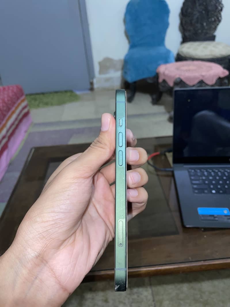 Apple iPhone 13 3