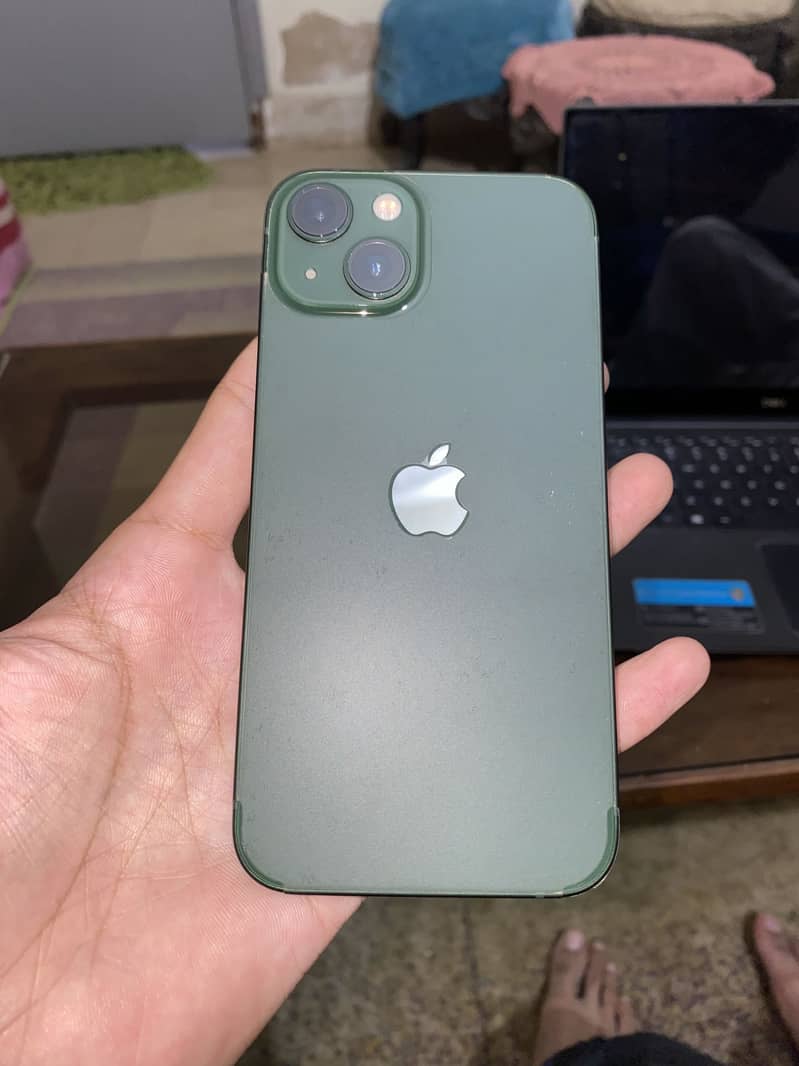 Apple iPhone 13 4