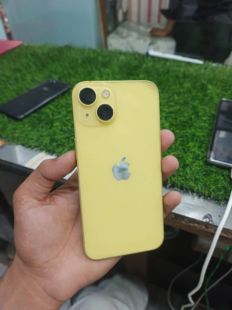 Apple iPhone 14 3