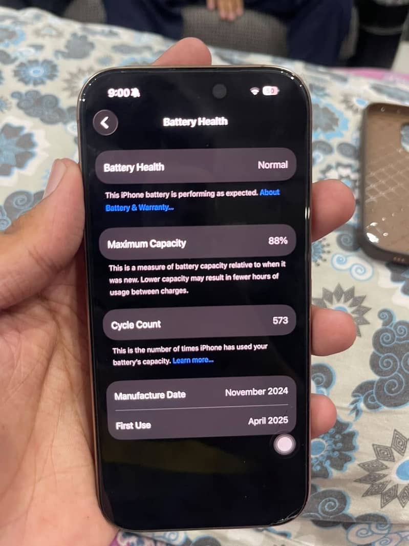 Apple iPhone 16 Pro 2