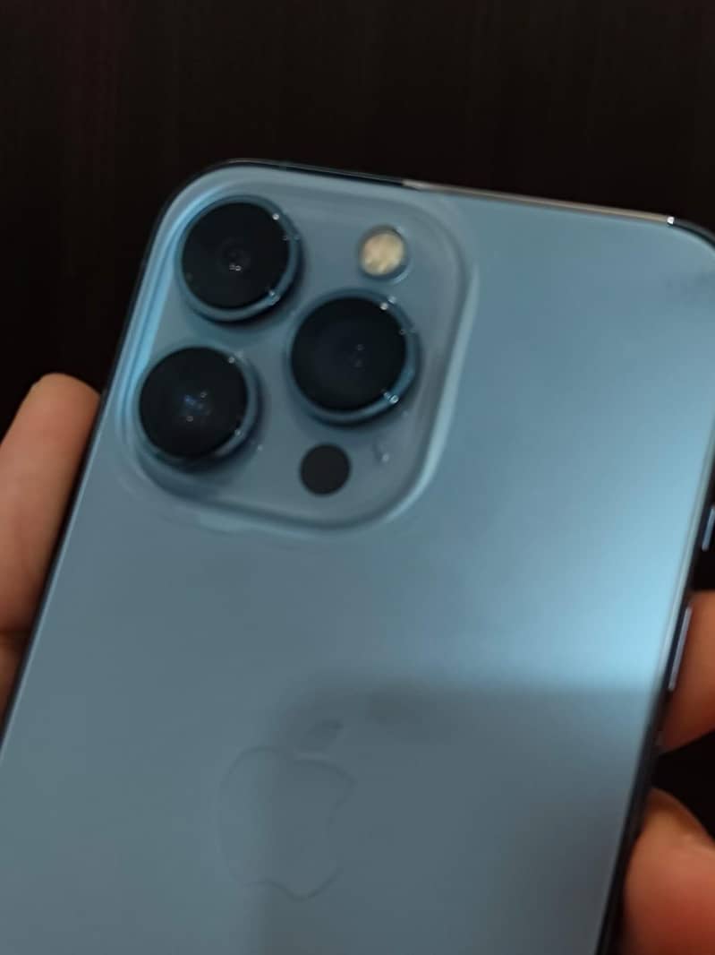 Apple iPhone 13 Pro 2