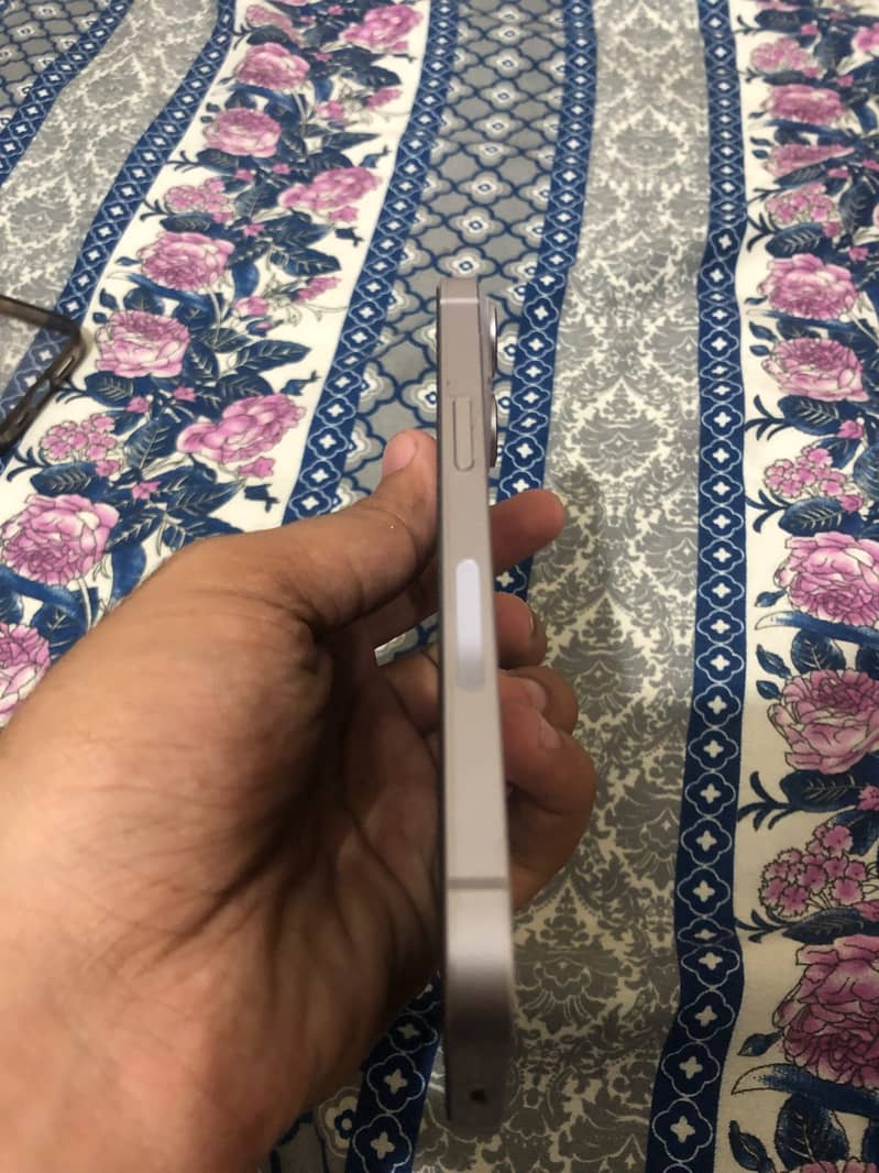 iPhone 14 Jv 4