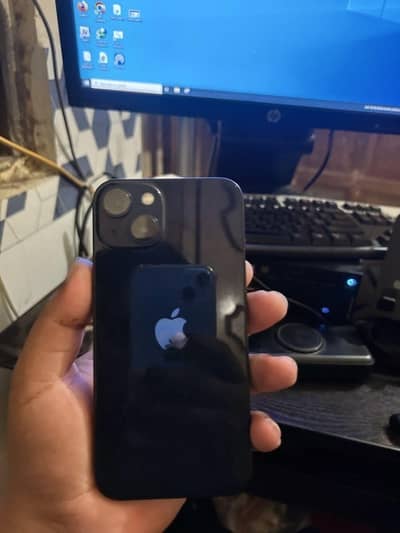 Apple iPhone 13