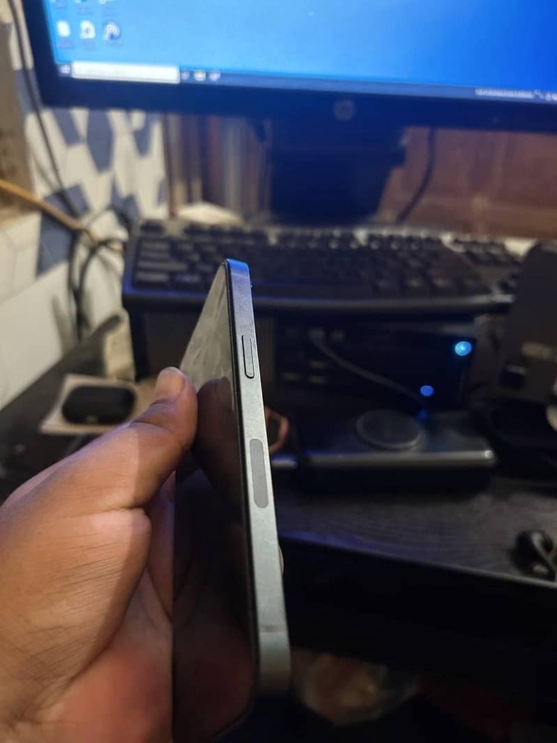 Apple iPhone 13 3
